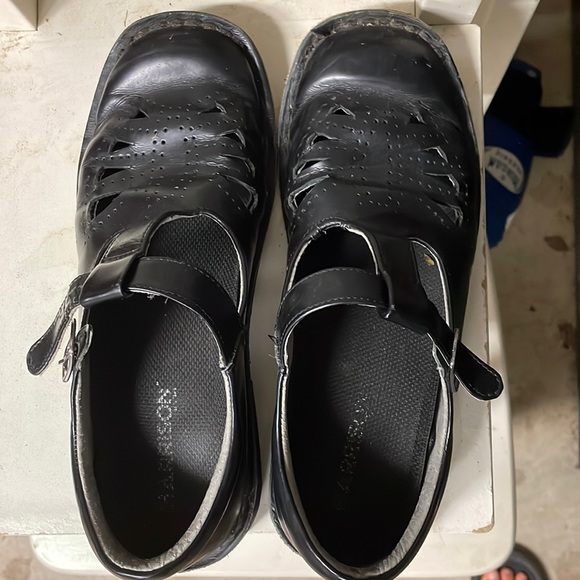 School shoes !! - Picture 2 of 4